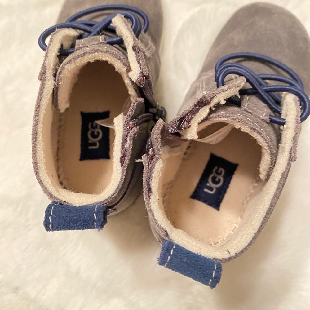 *SOLD* UGG NWOT Kristijan Chukka Boot - Picture 5 of 6